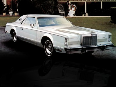 Lincoln Continental Mark V   1977-79.jpg