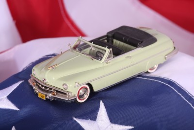 Lincoln Cosmopolitan Chantilly Green 1951 Motor City.JPG