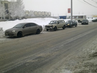 Сугробы выше крыши
