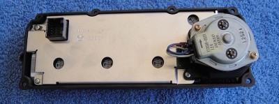 $(KGrHqUOKn!E3c5)u5d-BN9mn1CzNQ~~_3.JPG (50.13 КБ) 1513 просмотров панель климата с обратной стороны