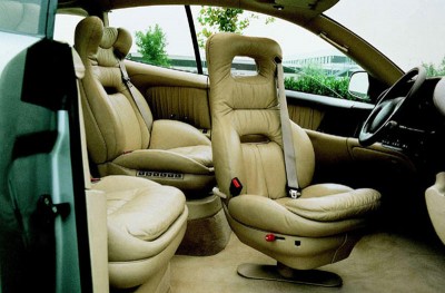 1992_ItalDesign_BMW_Columbus_interior_01.jpg