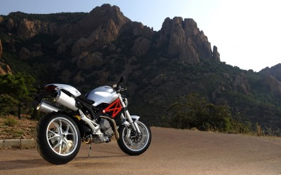140842_ducati_monster_monster-1100_2009_1920x1200.jpg