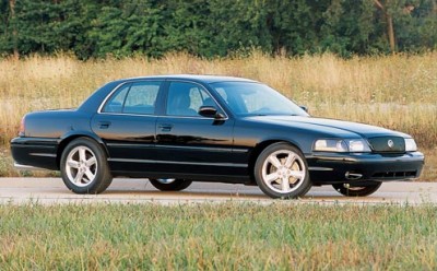 p111913_large+2003_mercury_marauder_sedan+front_right.jpg