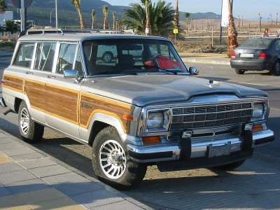 800px-1991_Jeep_Grand_Wagoneer.jpg