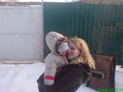 Жена и наш сын (1 годик) на втором ряду от двери до двери ползает и визжит от радости (много места, доволен))) )
