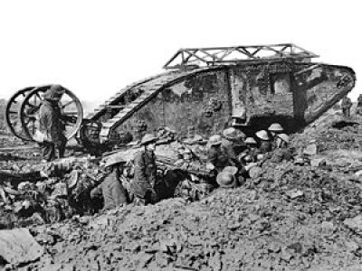 300px-British_Mark_I_male_tank_Somme_25_September_1916.jpg